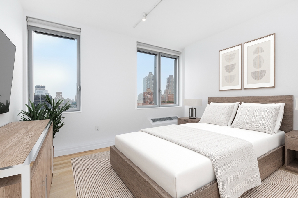 554 West 54th Street - Photo 5