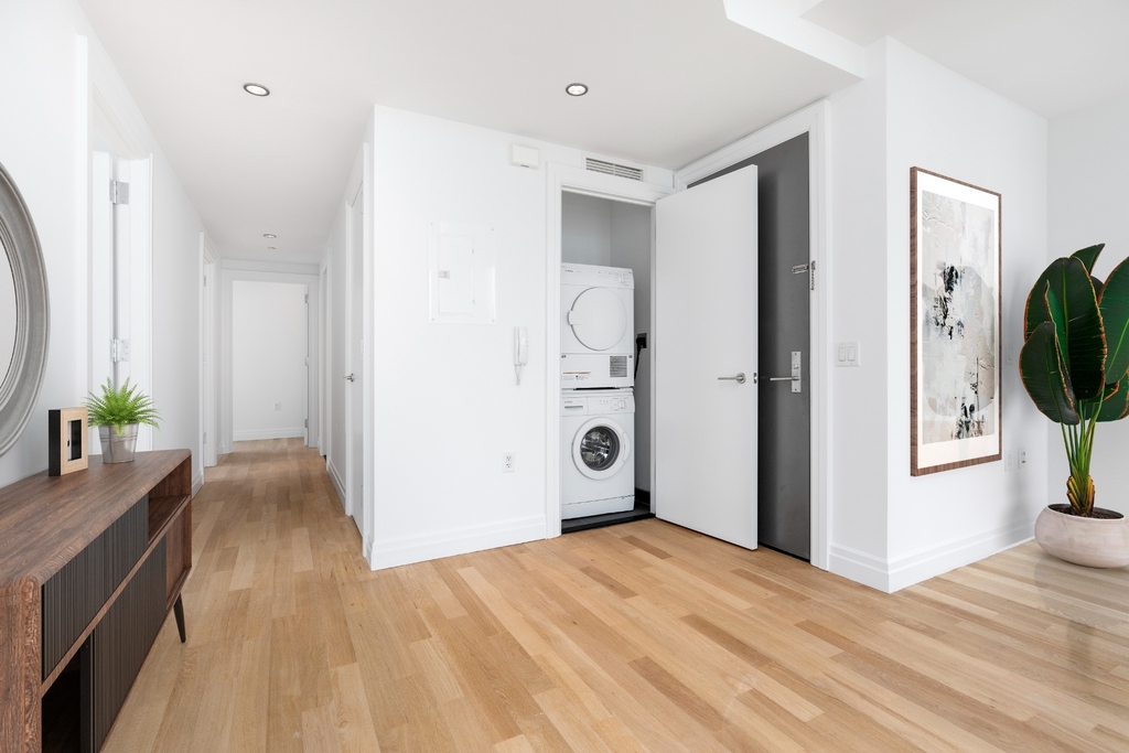 554 West 54th Street - Photo 11