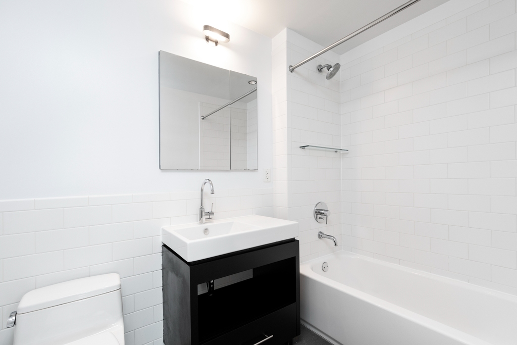 554 West 54th Street - Photo 14