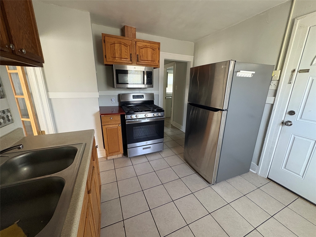 260 Ackley Ave - Photo 8