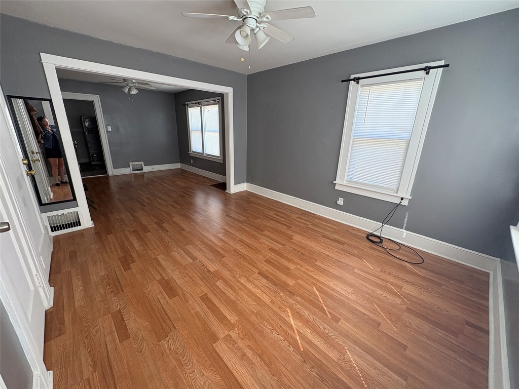 260 Ackley Ave - Photo 4