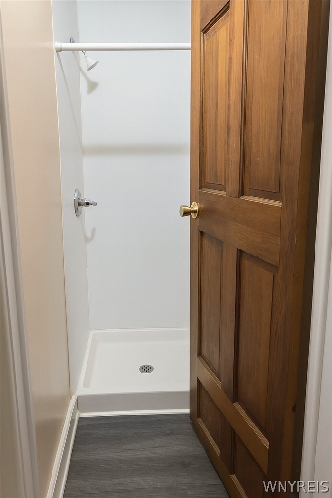 64 Montrose Avenue - Photo 13