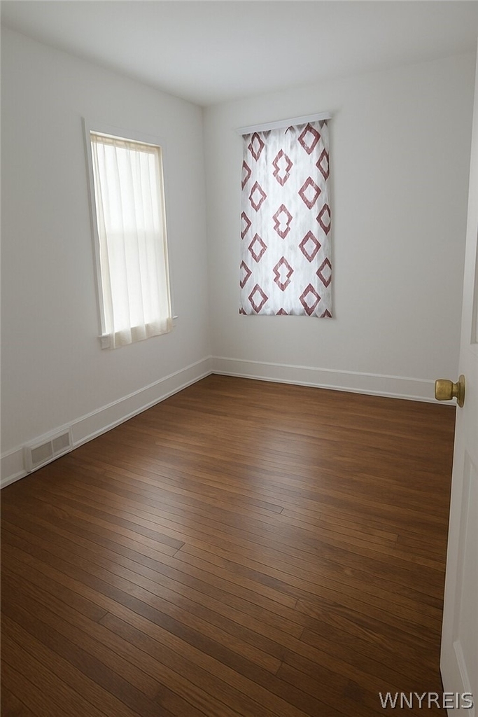 64 Montrose Avenue - Photo 8