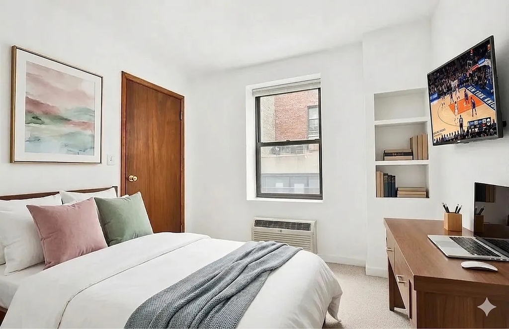 1425 York Avenue - Photo 3