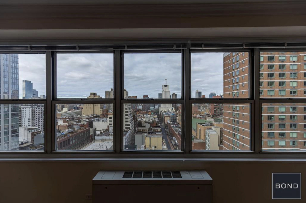 888 Eighth Avenue - Photo 10