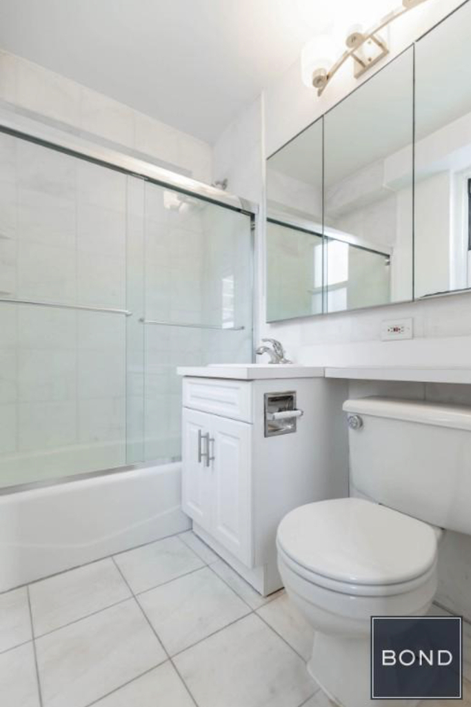 888 Eighth Avenue - Photo 9