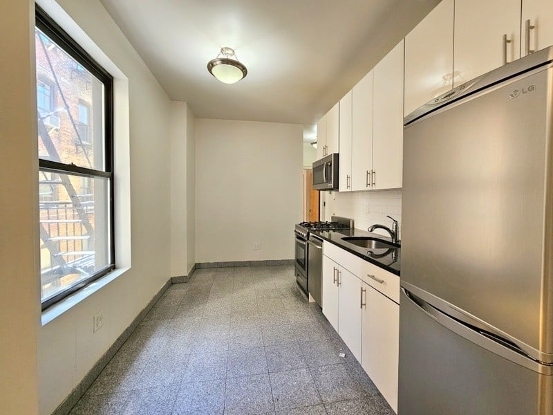 652 West 163rd Street - Photo 3