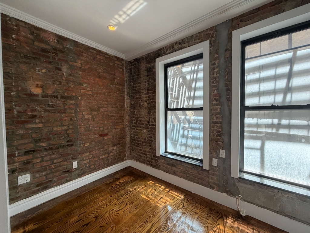 East 13th Street & 3rd Avenue - Photo 6