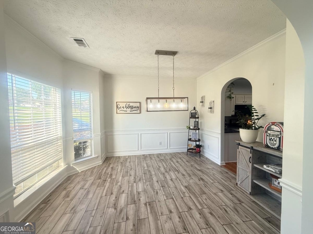 645 Highpoint Way - Photo 2