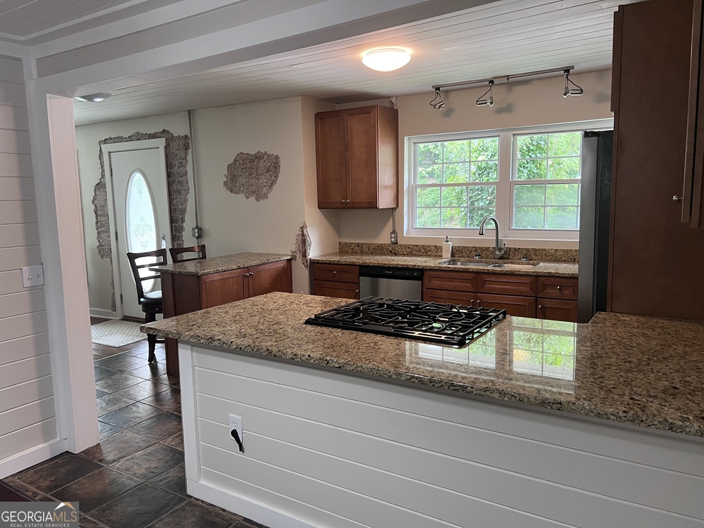 66 Logan Lane - Photo 5