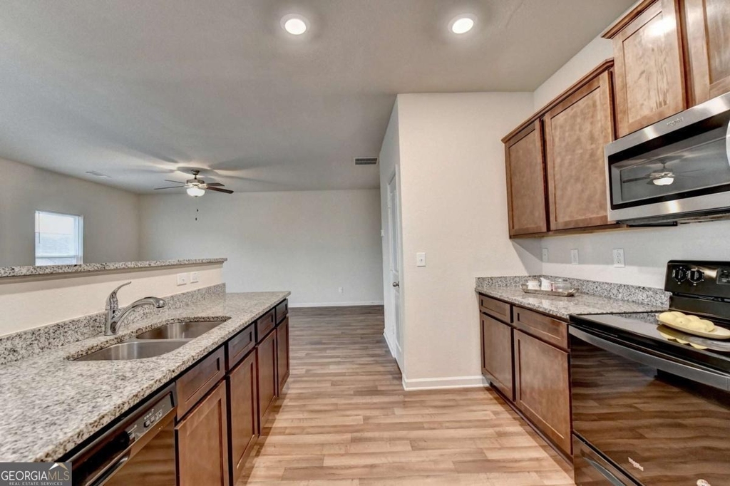 811 Independence Avenue - Photo 19