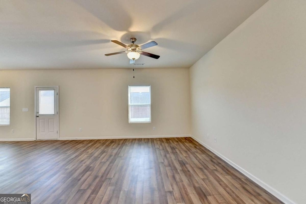 811 Independence Avenue - Photo 8
