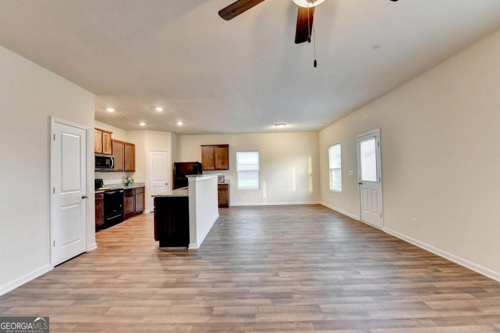 811 Independence Avenue - Photo 9