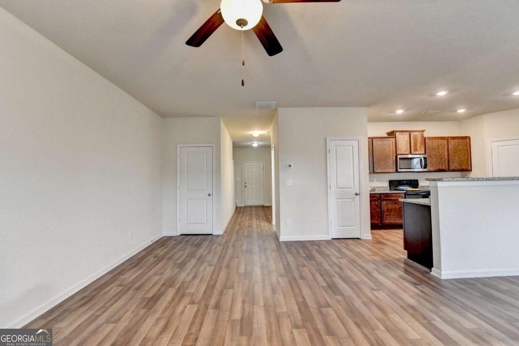 811 Independence Avenue - Photo 10