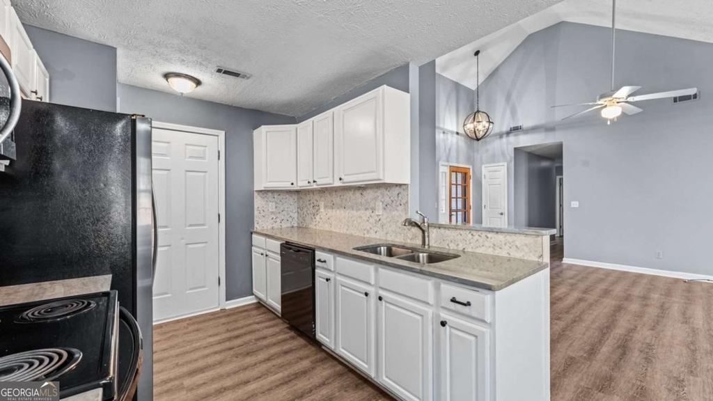 405 Christopher Lane - Photo 7
