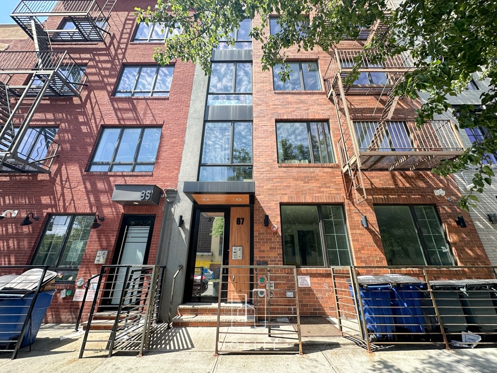 87 Montrose Avenue - Photo 13