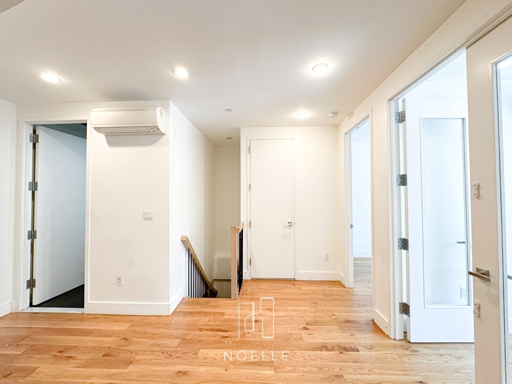 87 Montrose Avenue - Photo 5