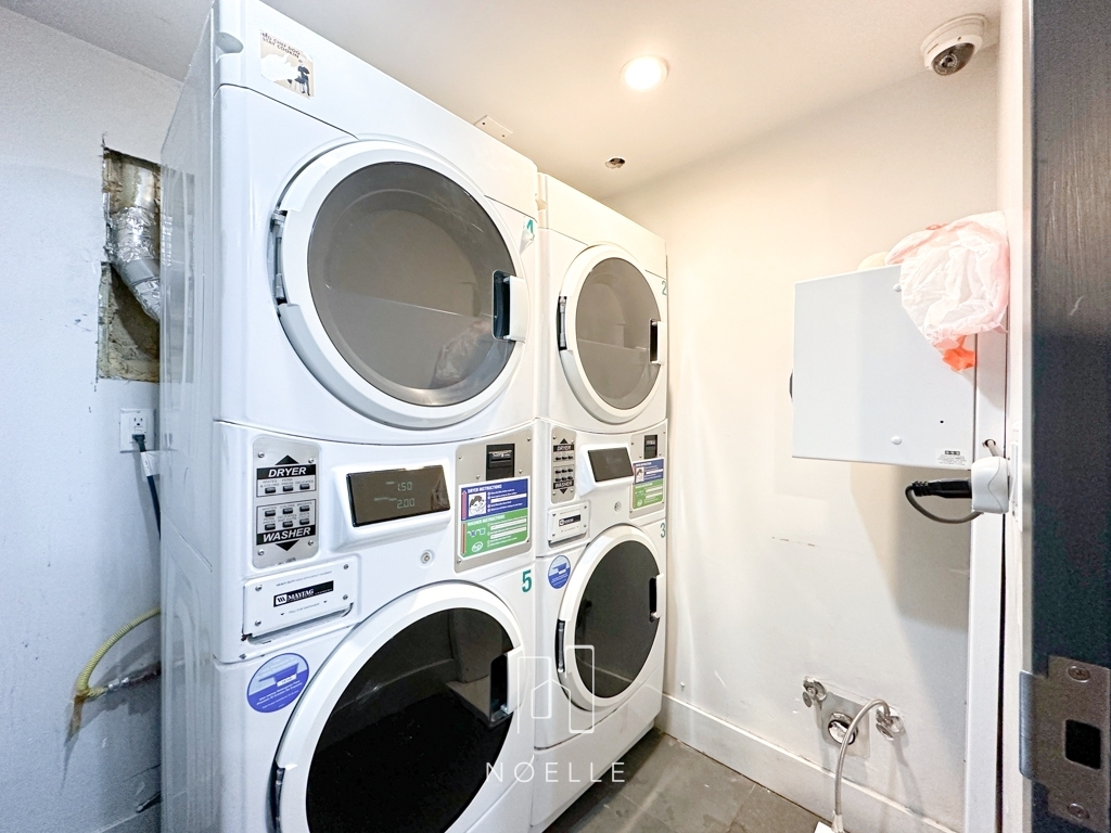 87 Montrose Avenue - Photo 14