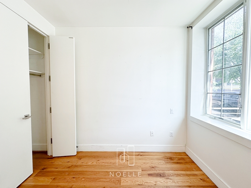 87 Montrose Avenue - Photo 7