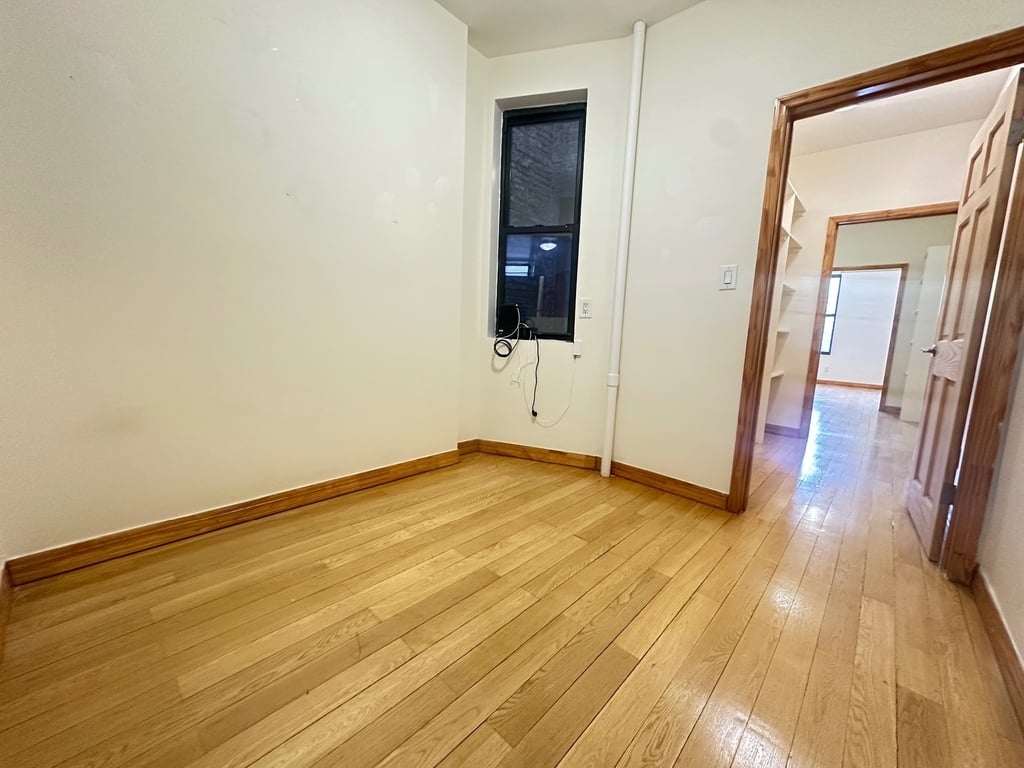 852 Amsterdam Avenue - Photo 2