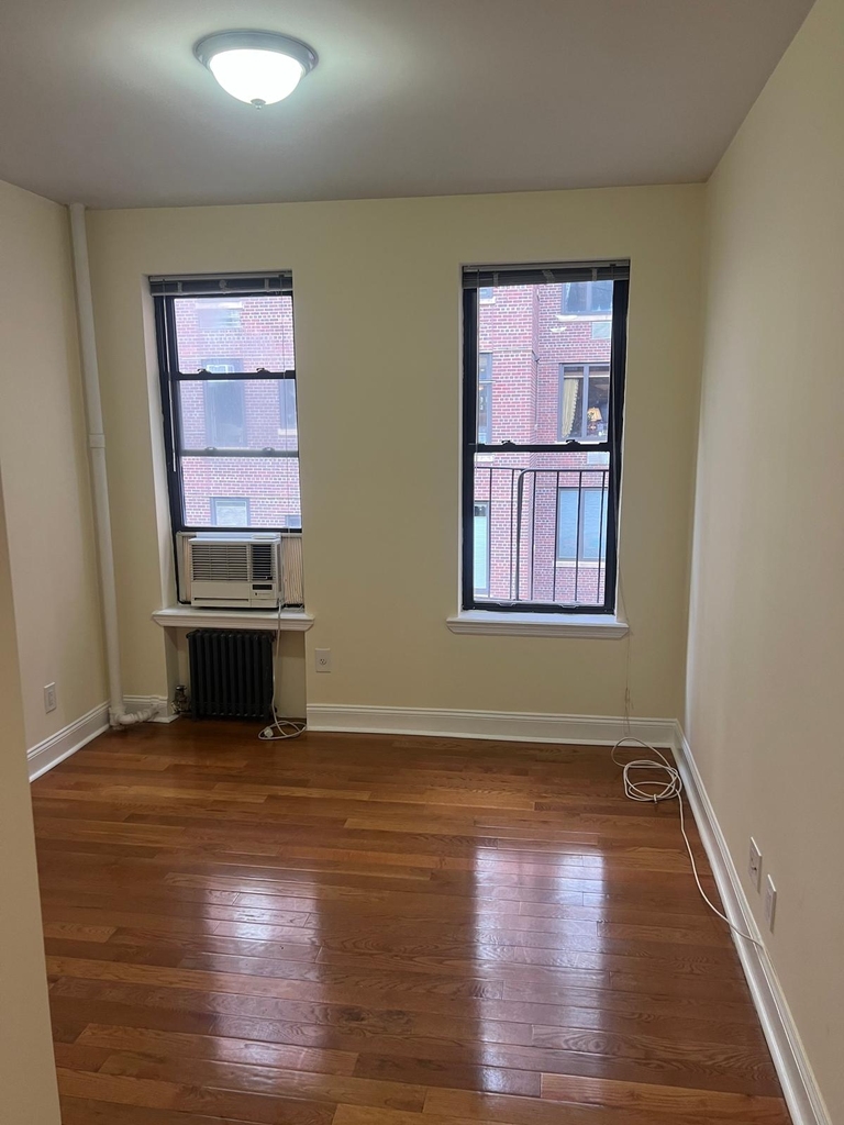 East 58th Street - Photo 0