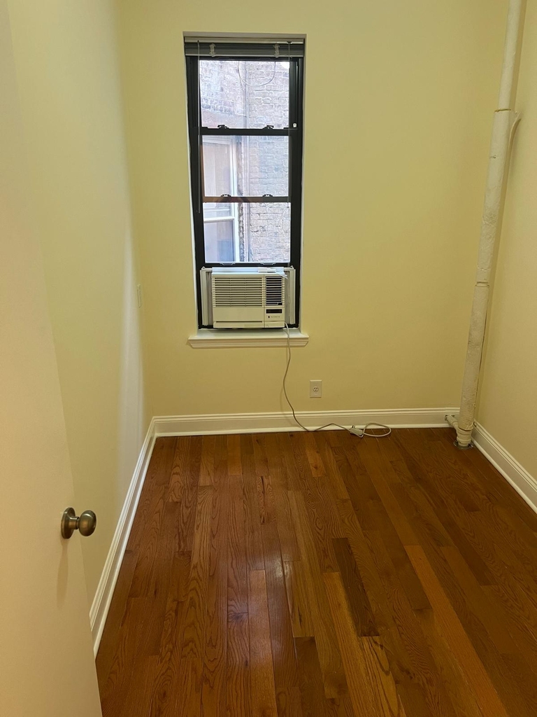 East 58th Street - Photo 5