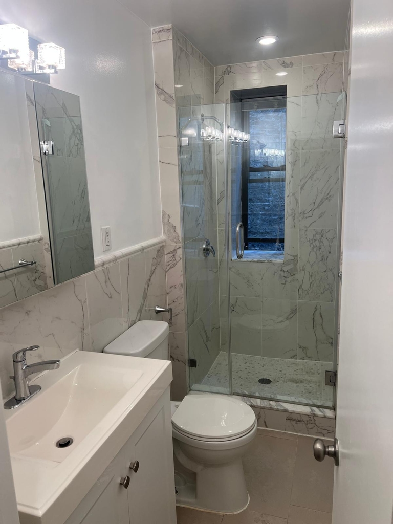 East 58th Street - Photo 4
