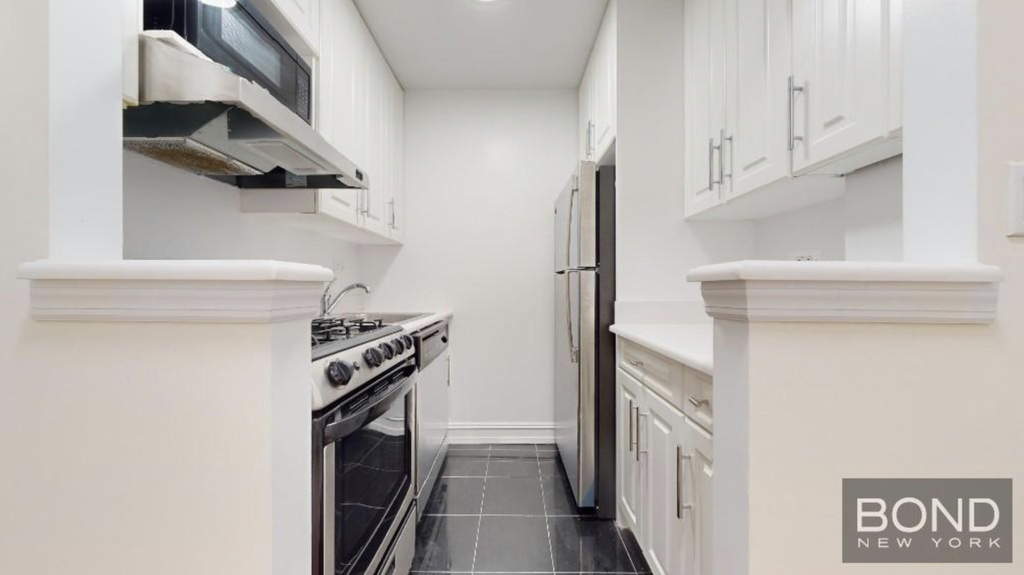 1680 York Avenue - Photo 3