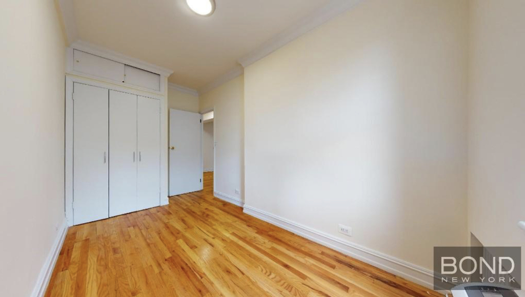 1680 York Avenue - Photo 2