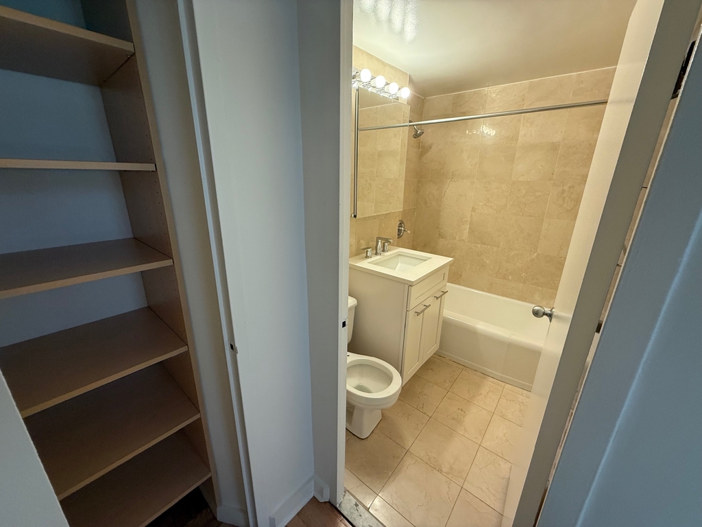 412 East 55th Street - Photo 8