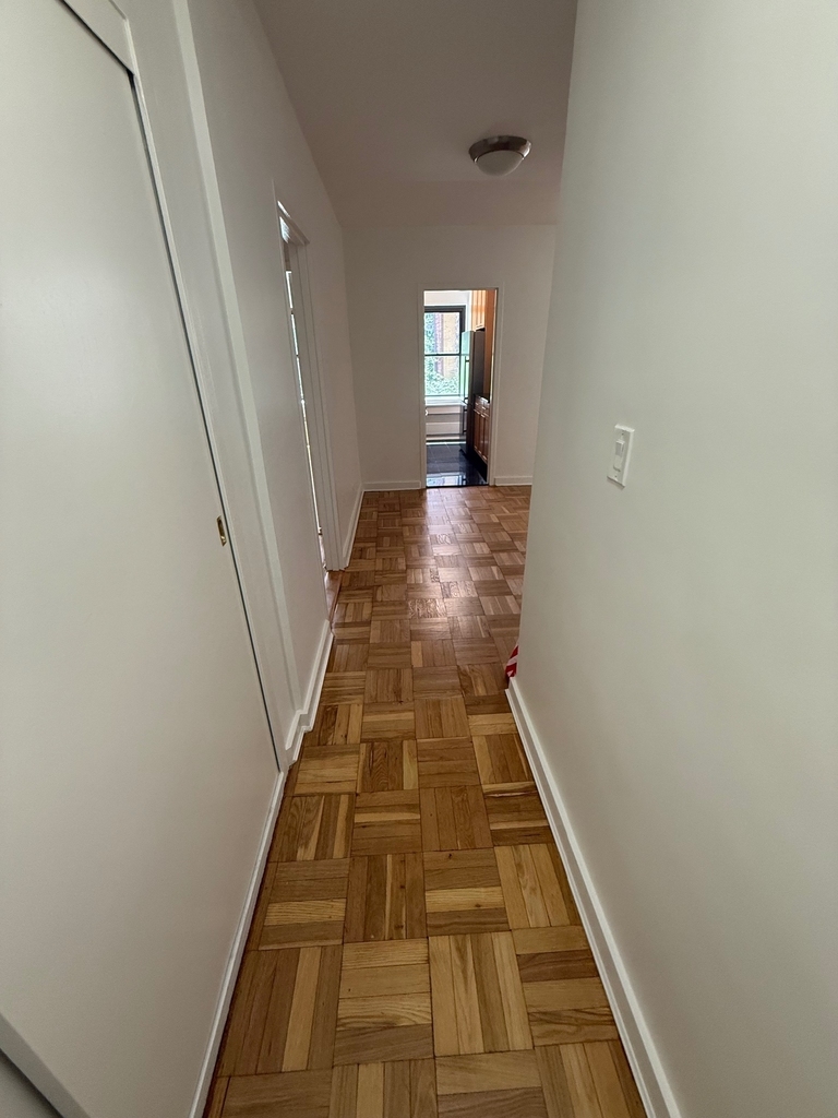 412 East 55th Street - Photo 9