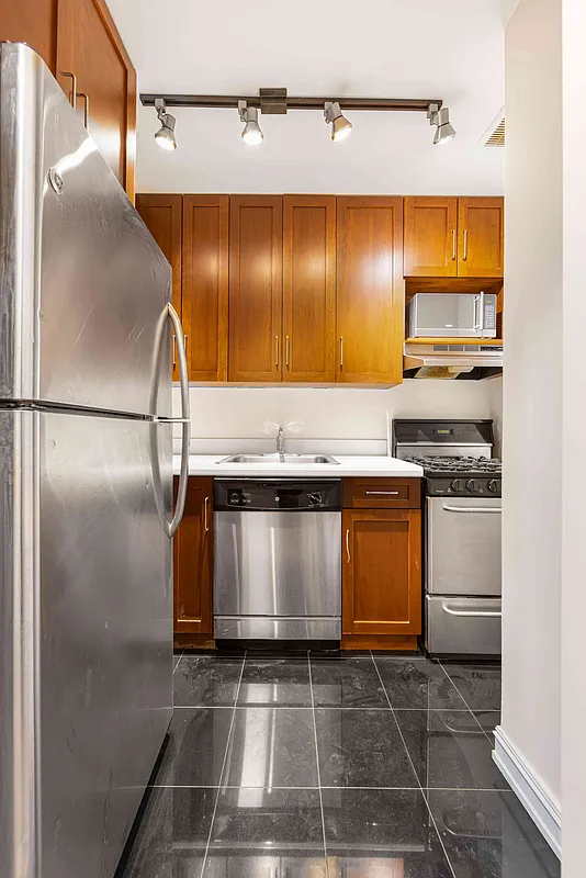 107 East 63rd Street - Photo 0