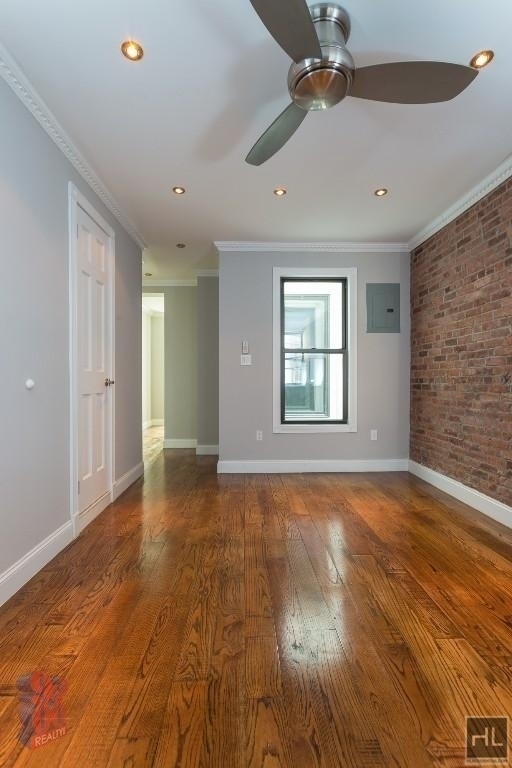 West 52nd Street - Photo 6