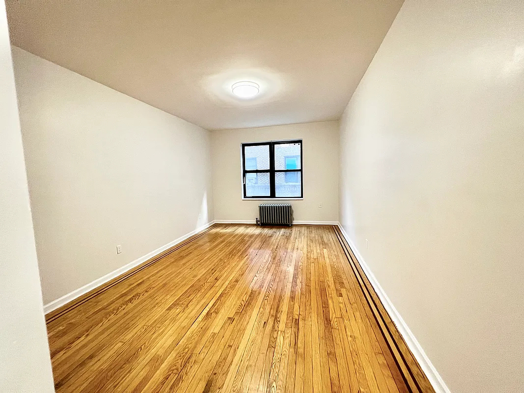 35-05 94th Street - Photo 2