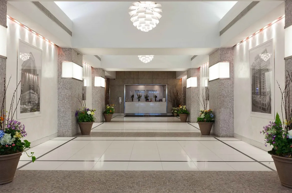 West 34th Street - Photo 1