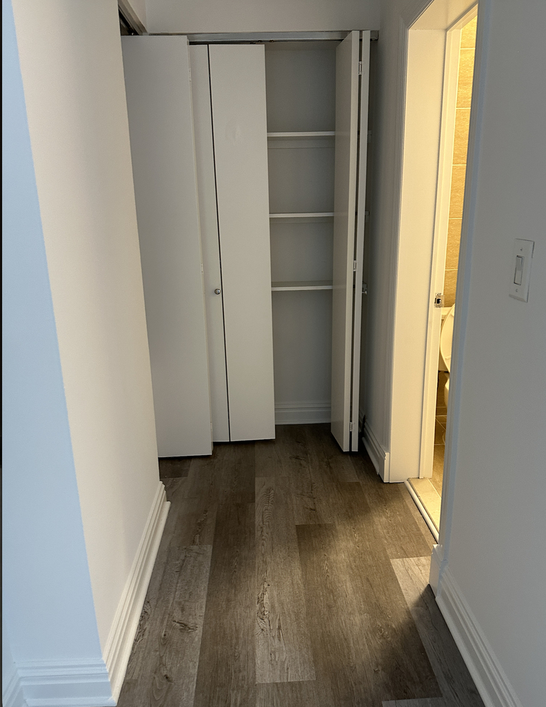 West 34th Street - Photo 8