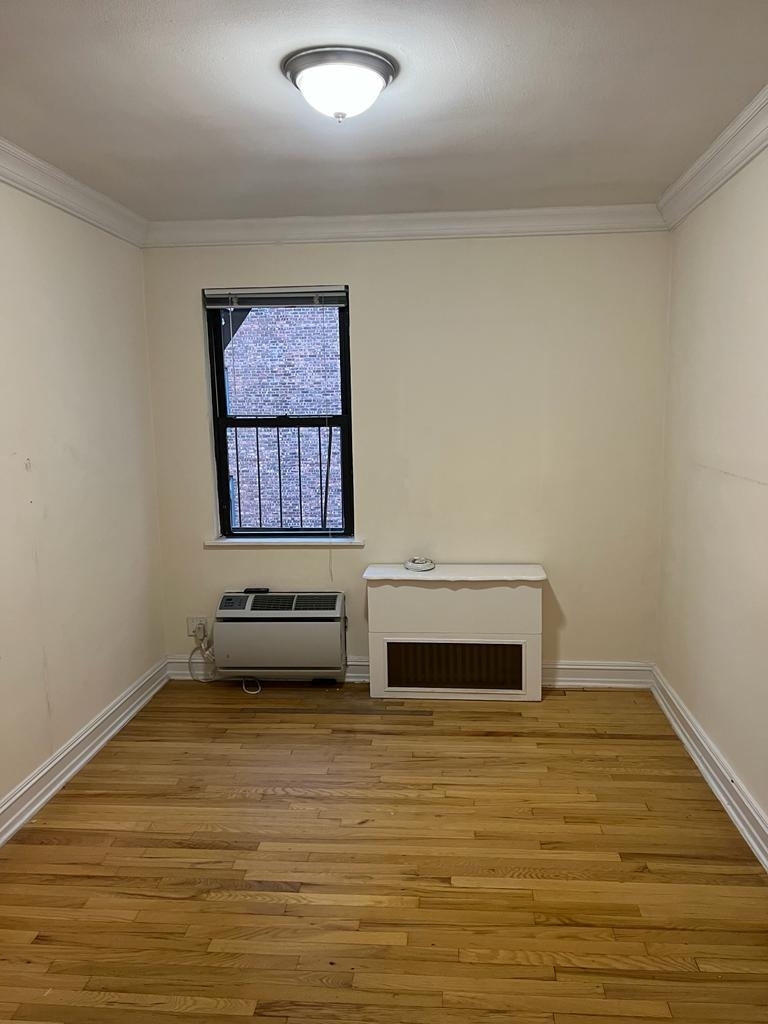 East 76th Street - Photo 5