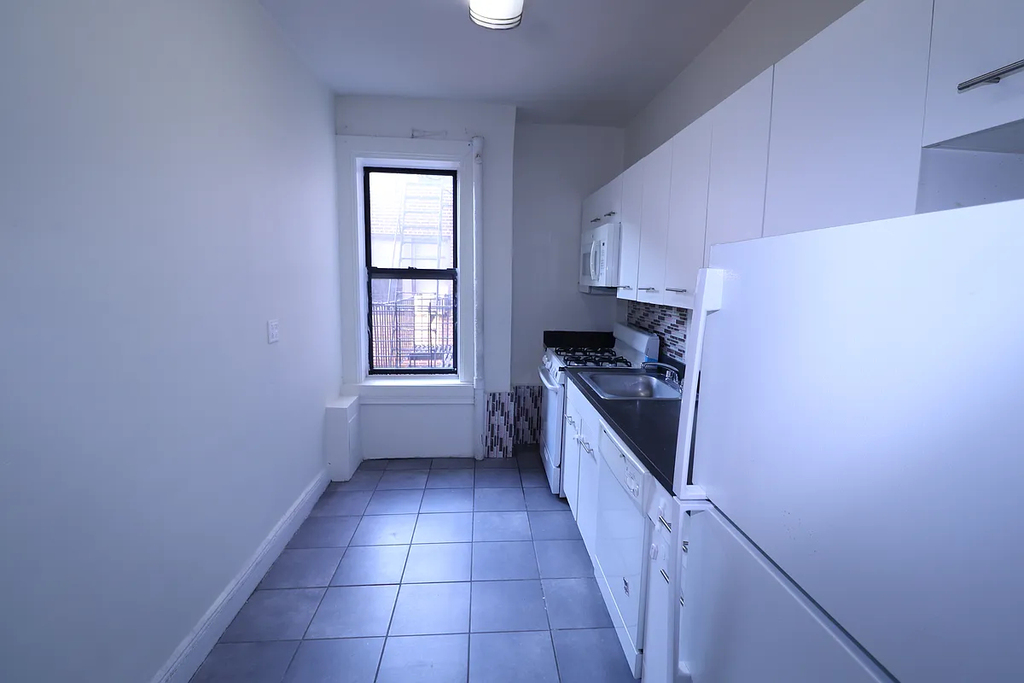 139-12 34th Road - Photo 4
