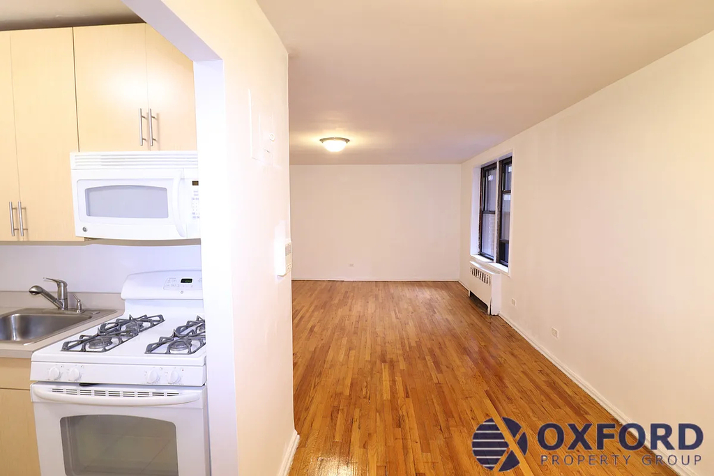 143-45 Sanford Avenue - Photo 3