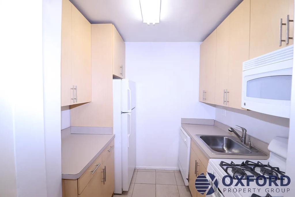 143-45 Sanford Avenue - Photo 2