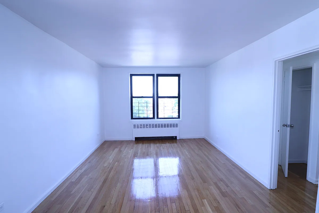 143-45 Sanford Avenue - Photo 2