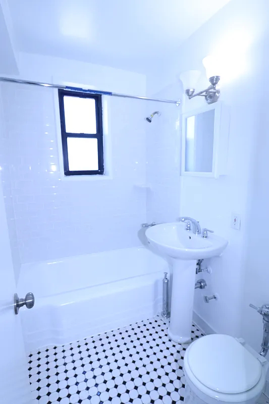 143-45 Sanford Avenue - Photo 7