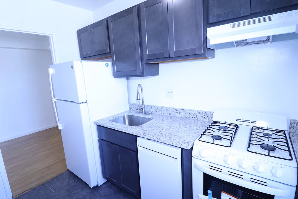 143-45 Sanford Avenue - Photo 5