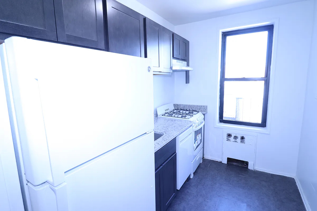 143-45 Sanford Avenue - Photo 6
