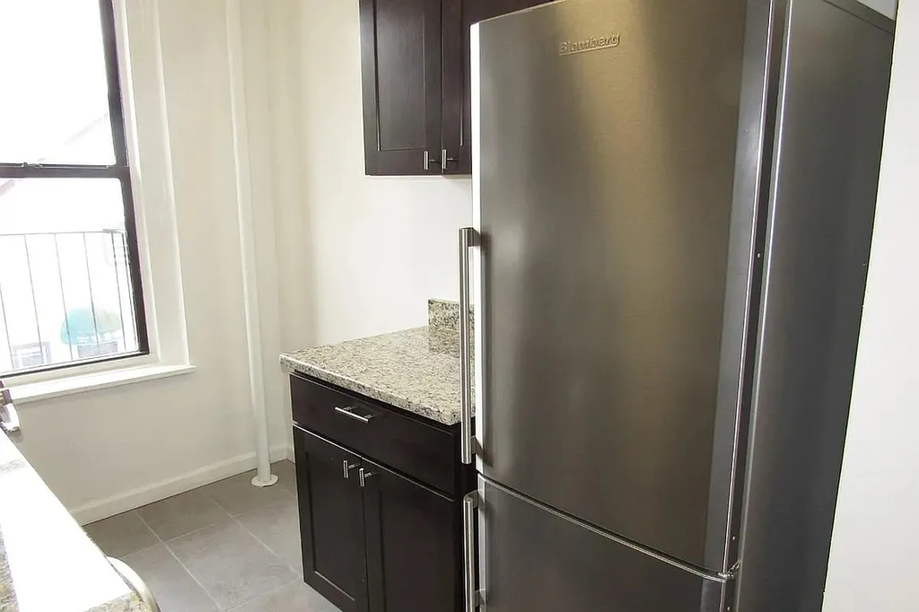 151-10 35th Avenue - Photo 5