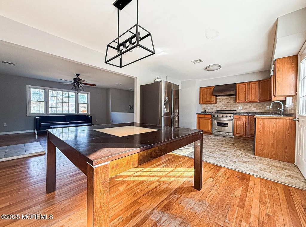 532 Frank Applegate Road - Photo 2