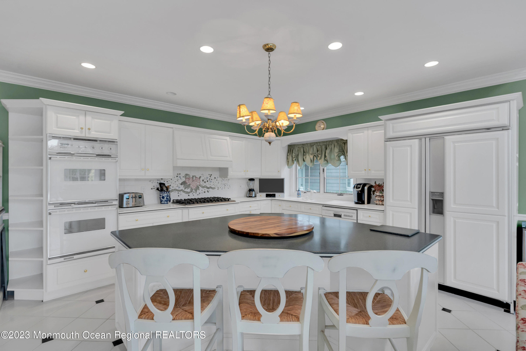 5 New York Boulevard - Photo 18
