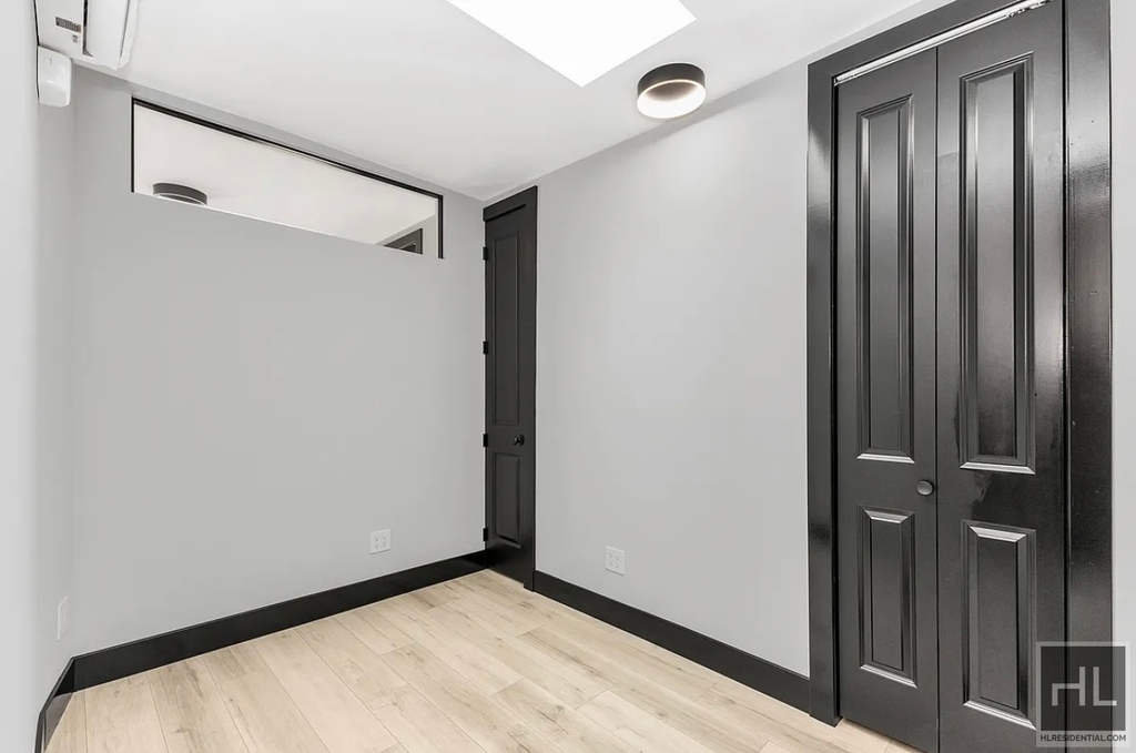 W 52nd St. - Photo 5