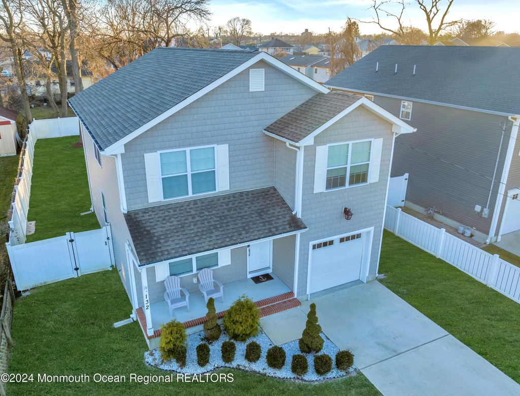 132 Chelton Avenue - Photo 2