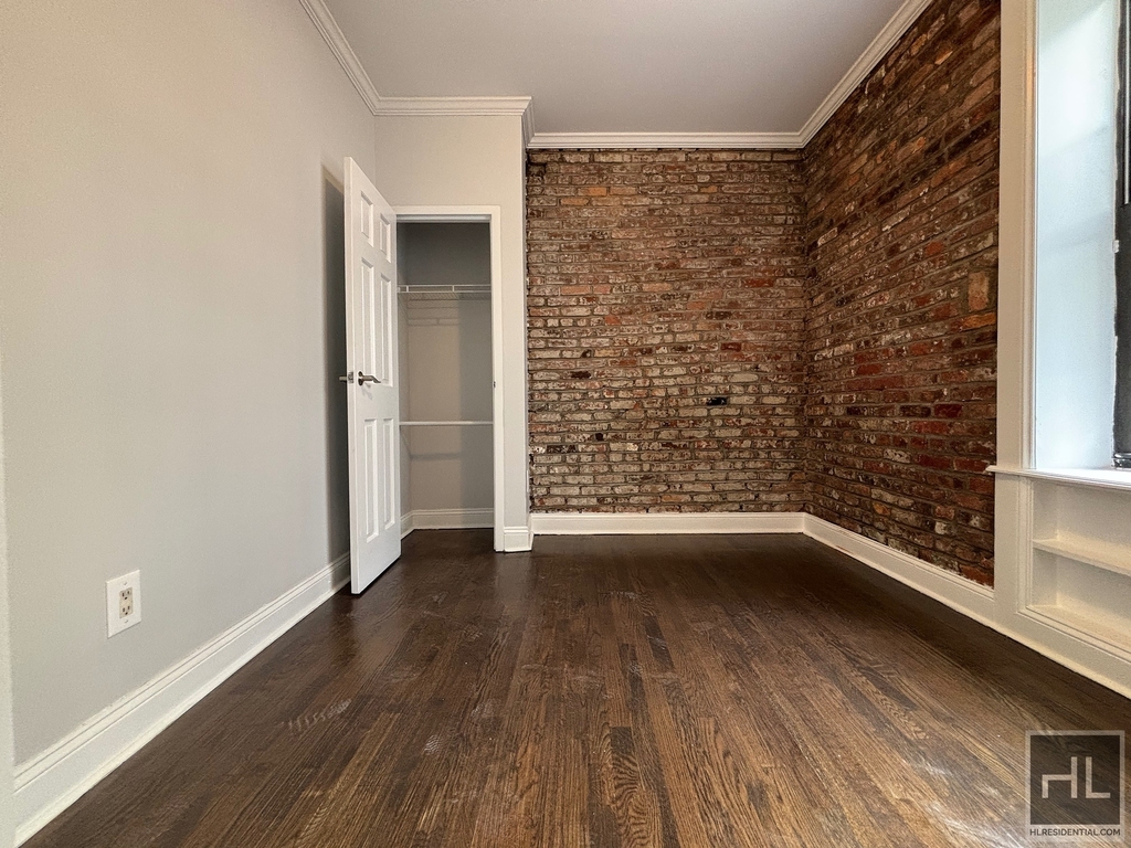 East 13th Street - Photo 3